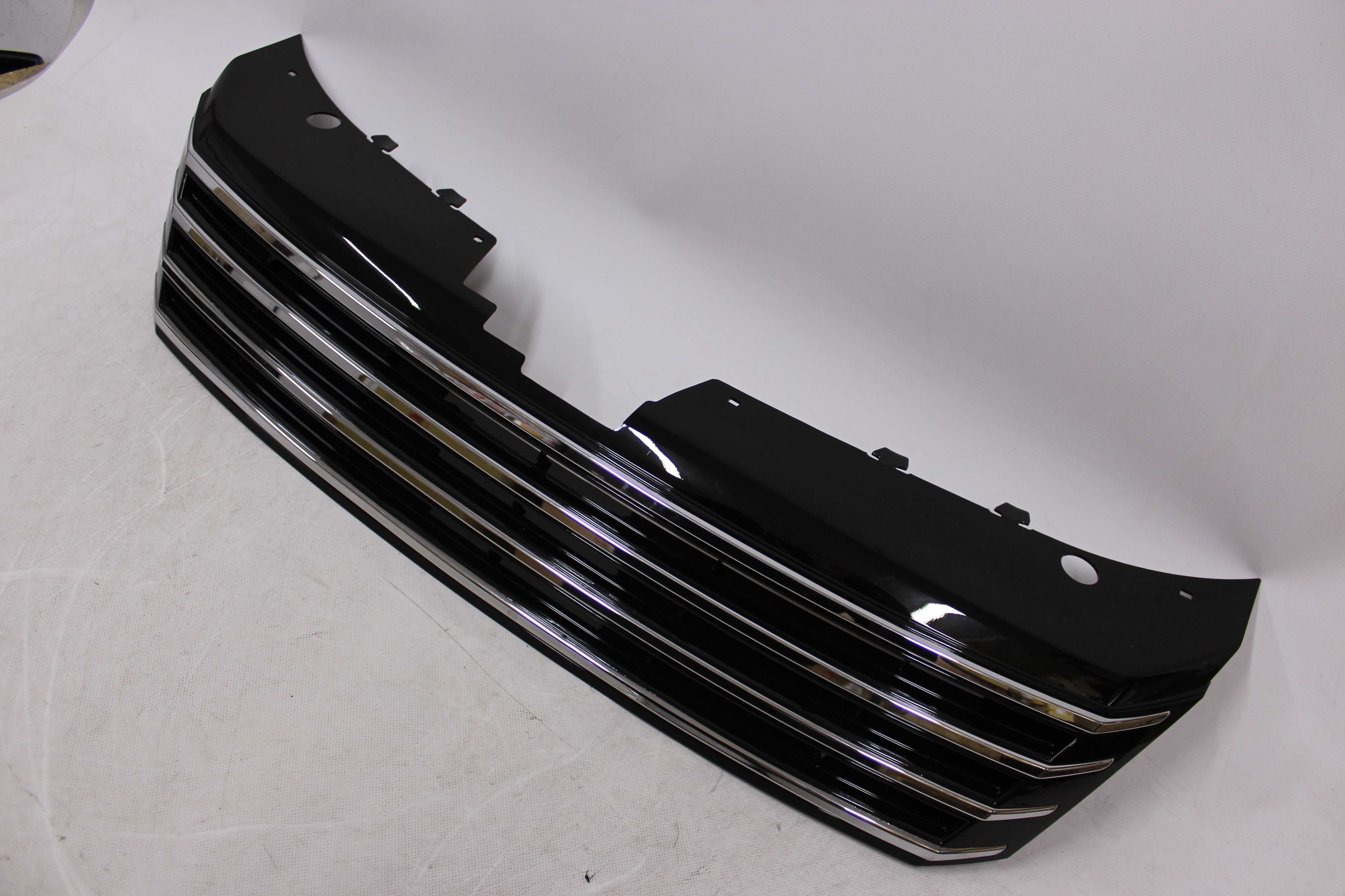 GRILL Atrapa chłodnicy PASSAT B7 10-14S PORT BLACK Bez znaczka NOWY