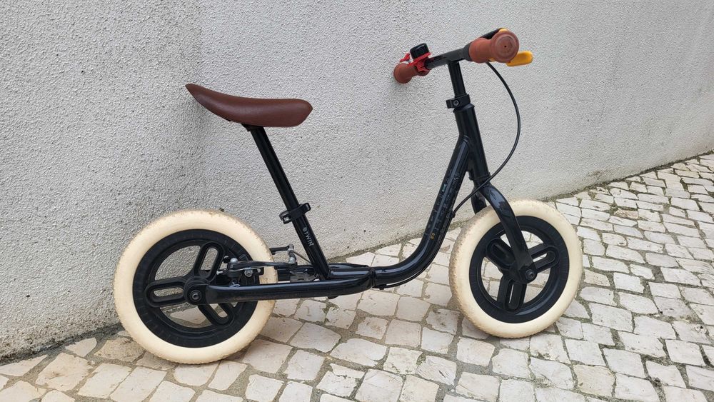 Bicicleta sem pedais para criança (1 a 4 anos)