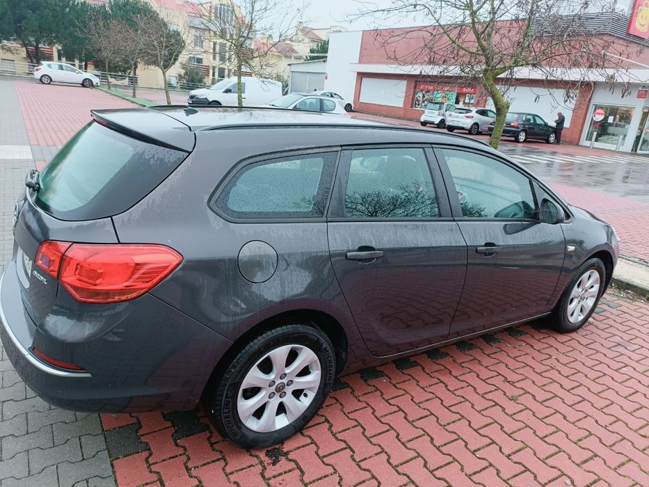 Opel Astra Sport ToUrer  1.3 CDTI Exeutive vendo ou troco