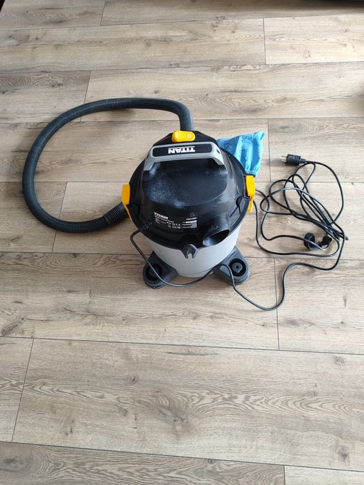 Odkurzacz Titan 1300wat z rurą