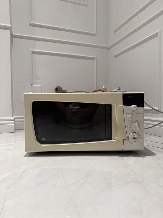 Mikrofalówka whirpool działa