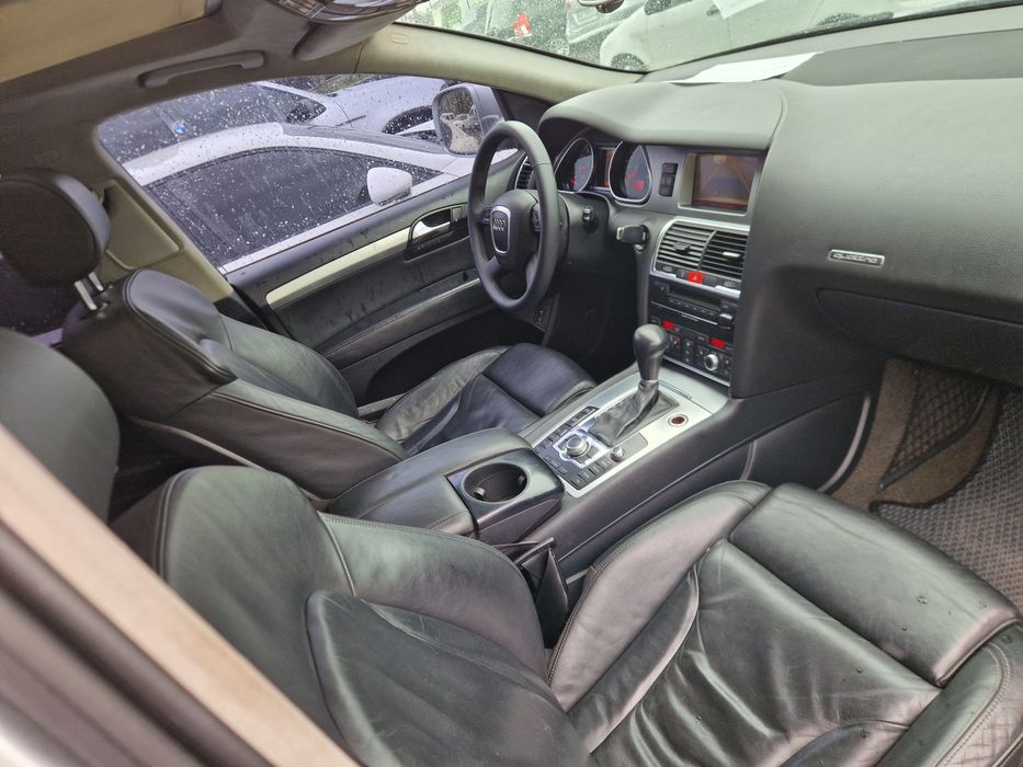 Ауді ку7 бензинова