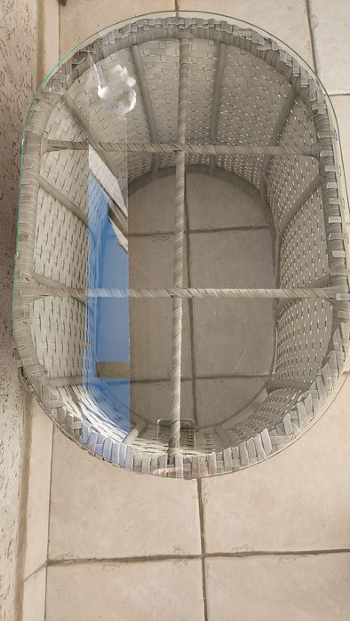 Stolik na balkon z szybą