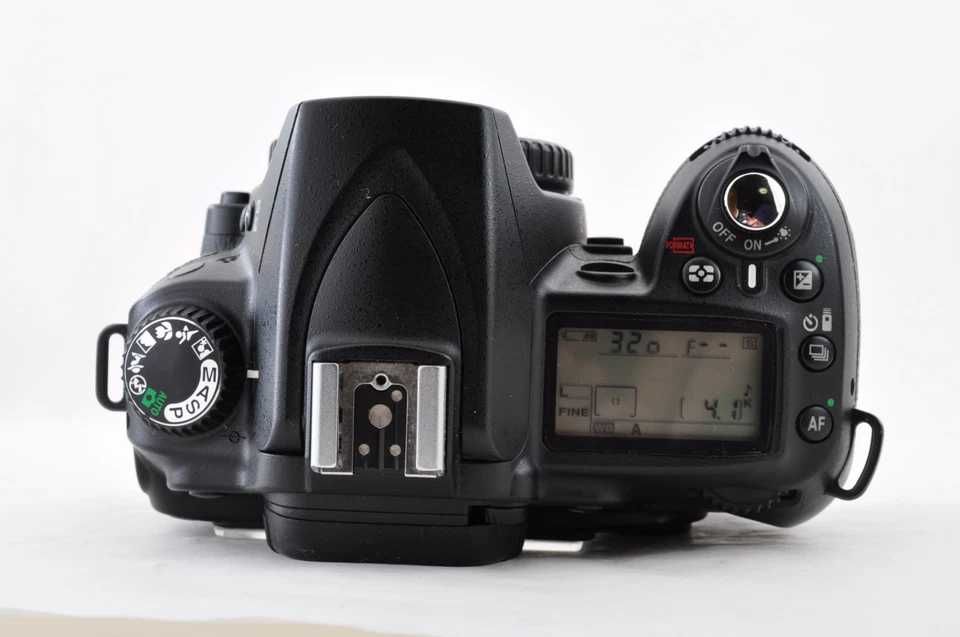 Nikon D90 12.3MP DSLR (Corpo )– Contagem do Obturador 9046 clicks
