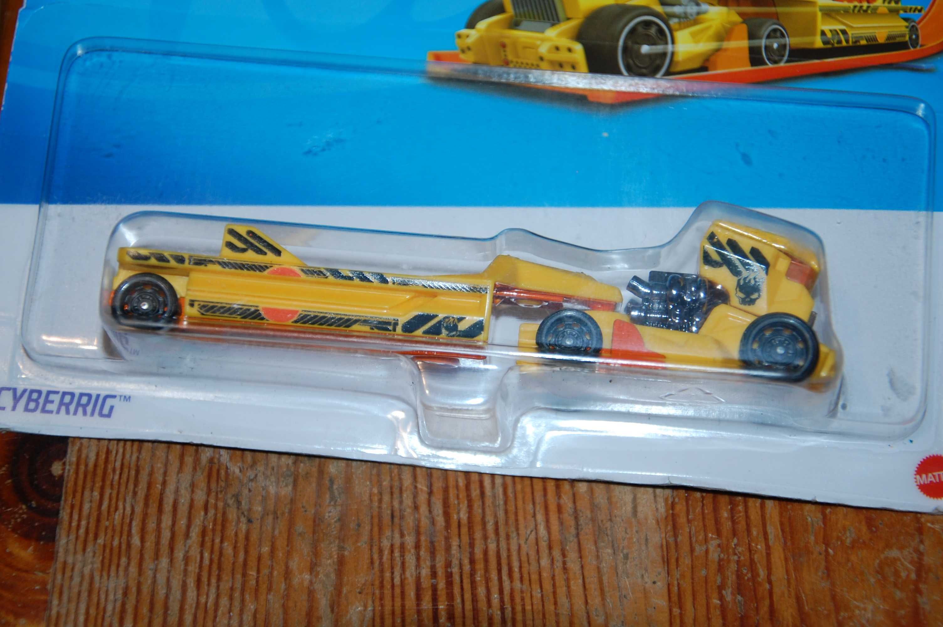 nowy samochod HOT WHEELS ciezarowka