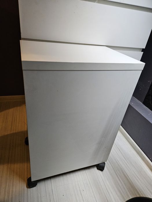 Komoda na kółkach Ikea Micke