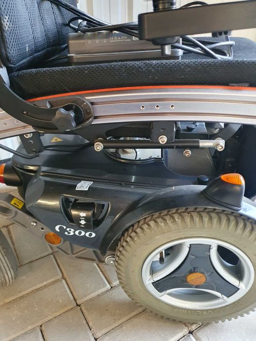 Wózek inwalidzki elektryczny Permobli C300 siedzisko 44 cm -4
