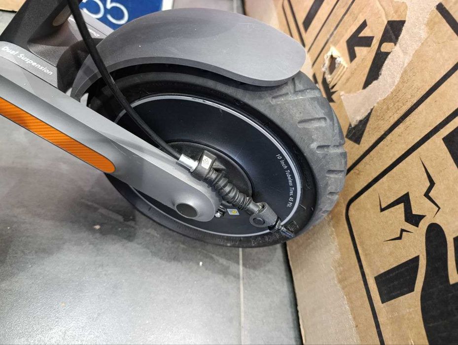 Електросамокат Xiaomi Electric Scooter 4 Ultra
