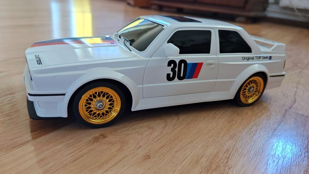 Samochód zdalnie sterowany BMW E30 M3 Evo do Driftu Driftowania Neony