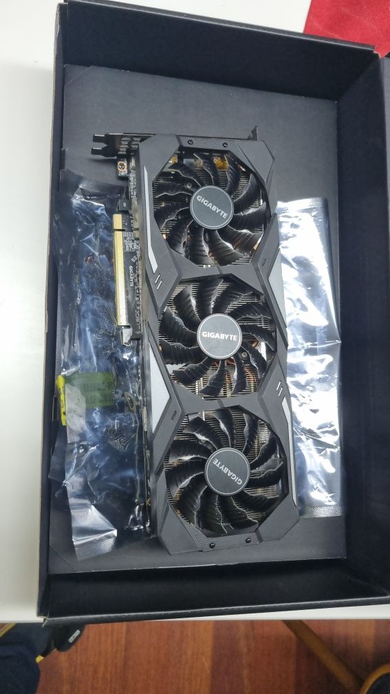 Gigabyte GeForce RTX 2080 Ti 3X Fan