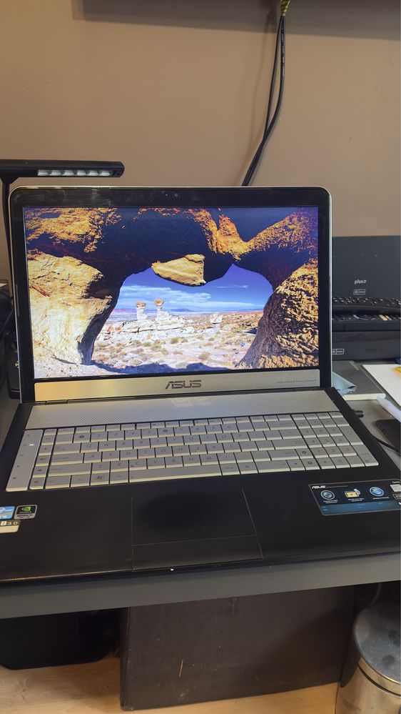 Laptop Asus 17" N75S Inter Core i5 Windows 10 Stan bardzo dobry