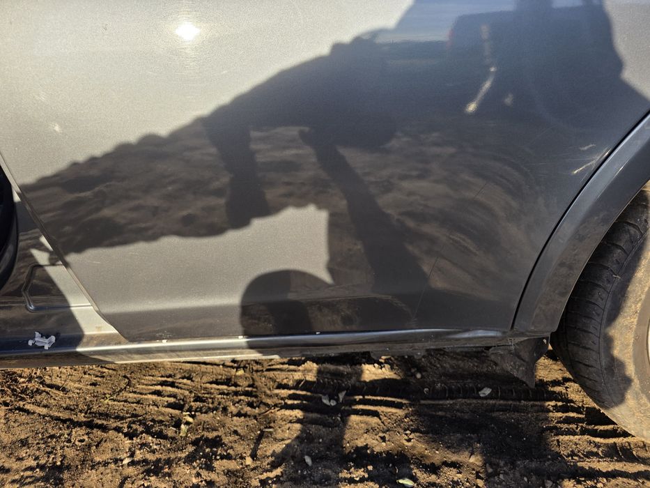 Drzwi Lewy Tył Lewe Tylne Mercedes CLS W219 Lack. C368