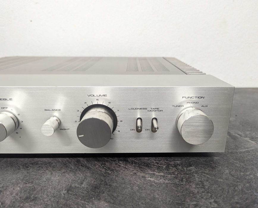 Стерео підсилювач Pioneer SA-3000.