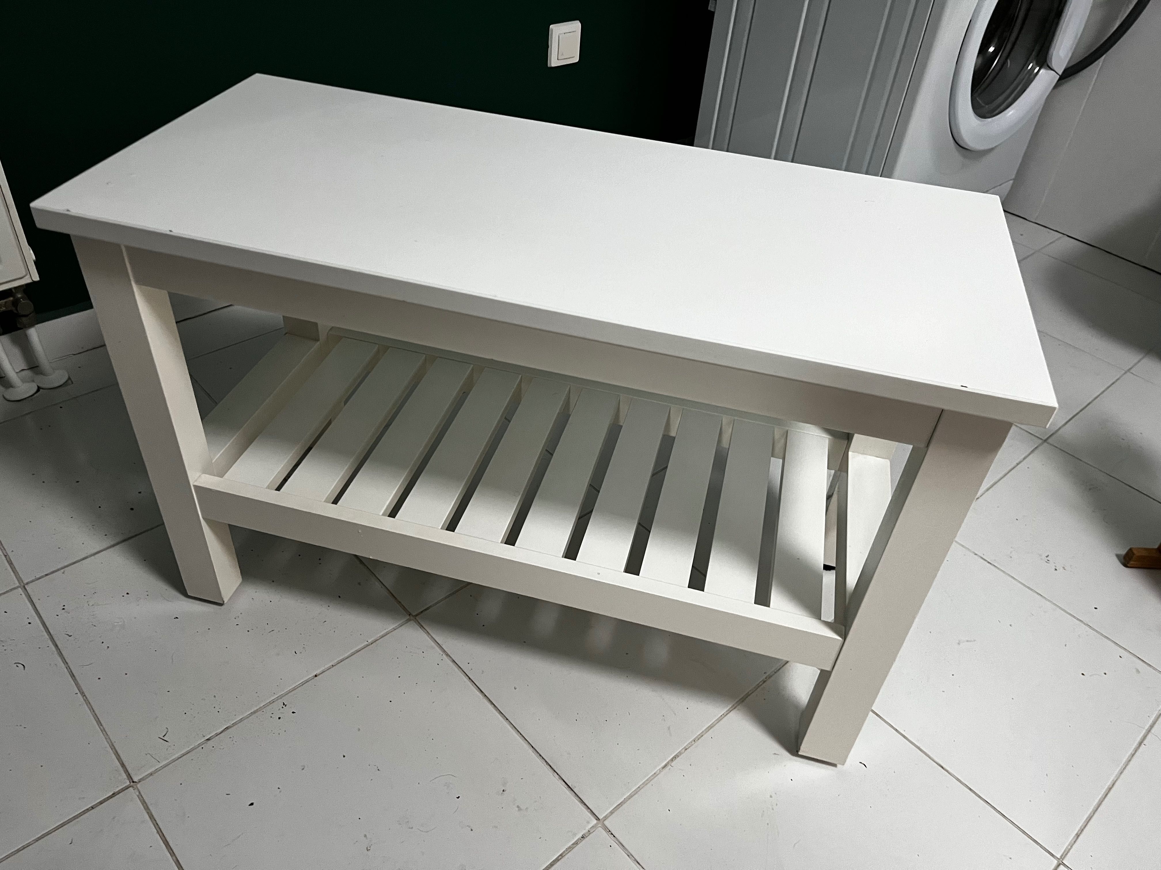 Biała drewniana ławka łazienkowa Hemnes IKEA
