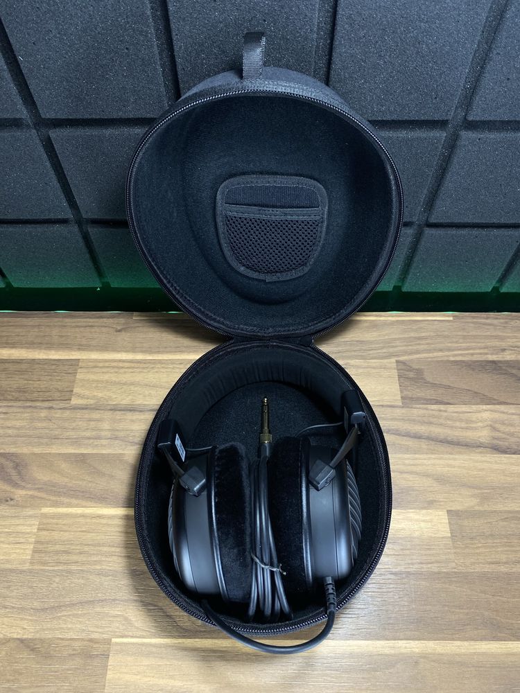 Beyerdynamic DT 990 Black Special Edition 250 ohm