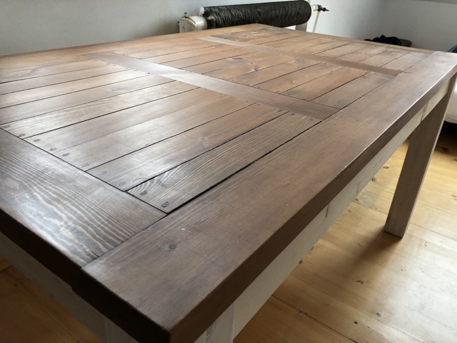 Stół drewniany 4-6 osobowy