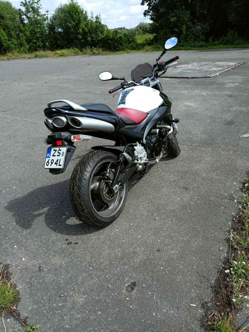 Motocykl Suzuki GRS 600
