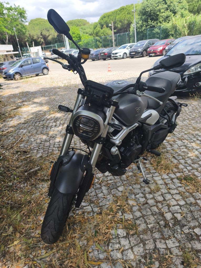 Voge 500AC em ótimo estado