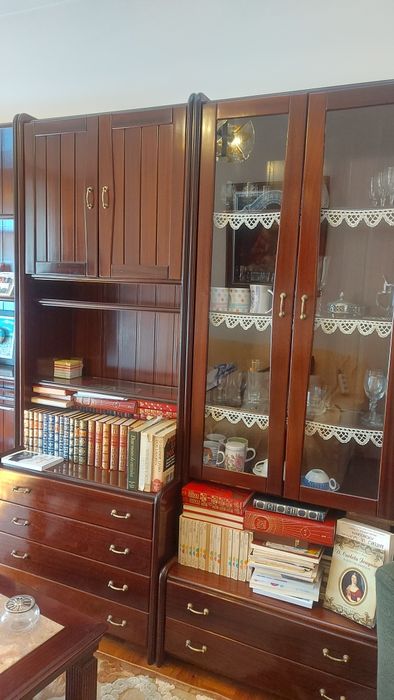 Móvel de sala em mogno