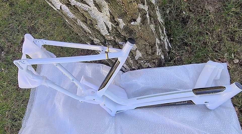 Piekna Rama roweru elektrycznego dla niej i niego Amslod