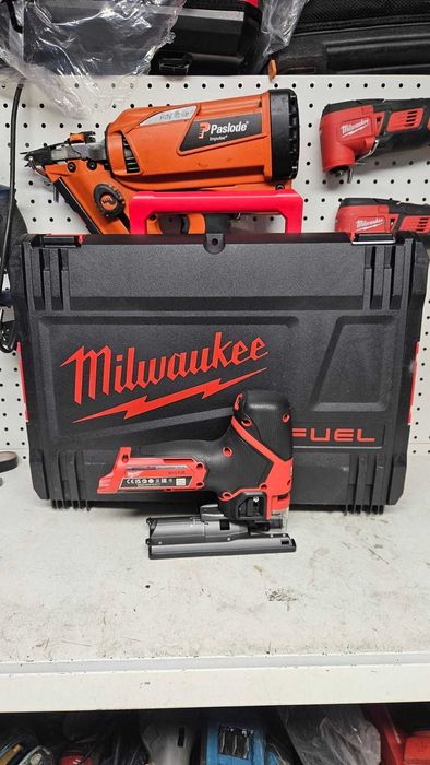 Wyrzynarka Milwaukee M12 FJS-0X 12V bez aku + walizka