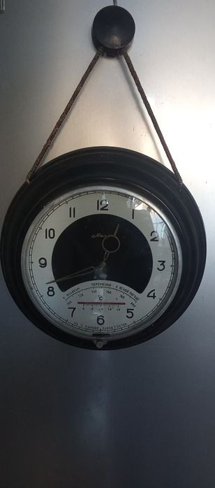 Годинник корабельний, настінний Маяк