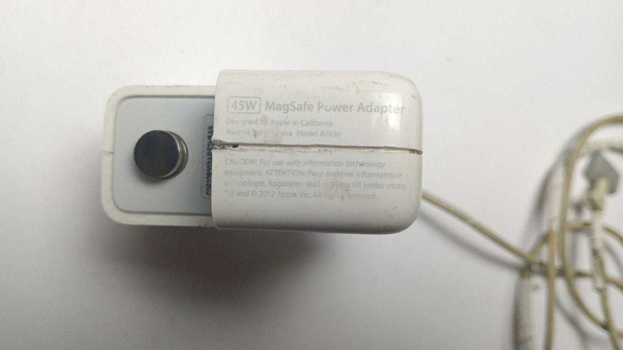 Блок питания зарядное для Macbook 45W A1436 на запчасти адаптер живлен