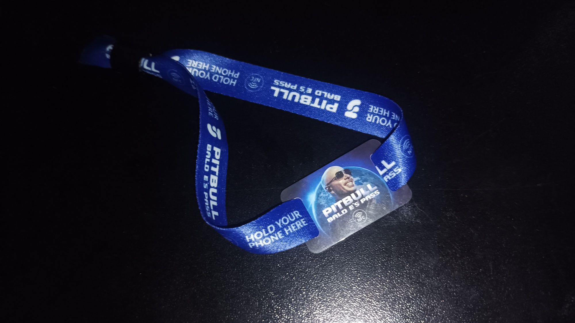 Branzoletka Pitbull NFC