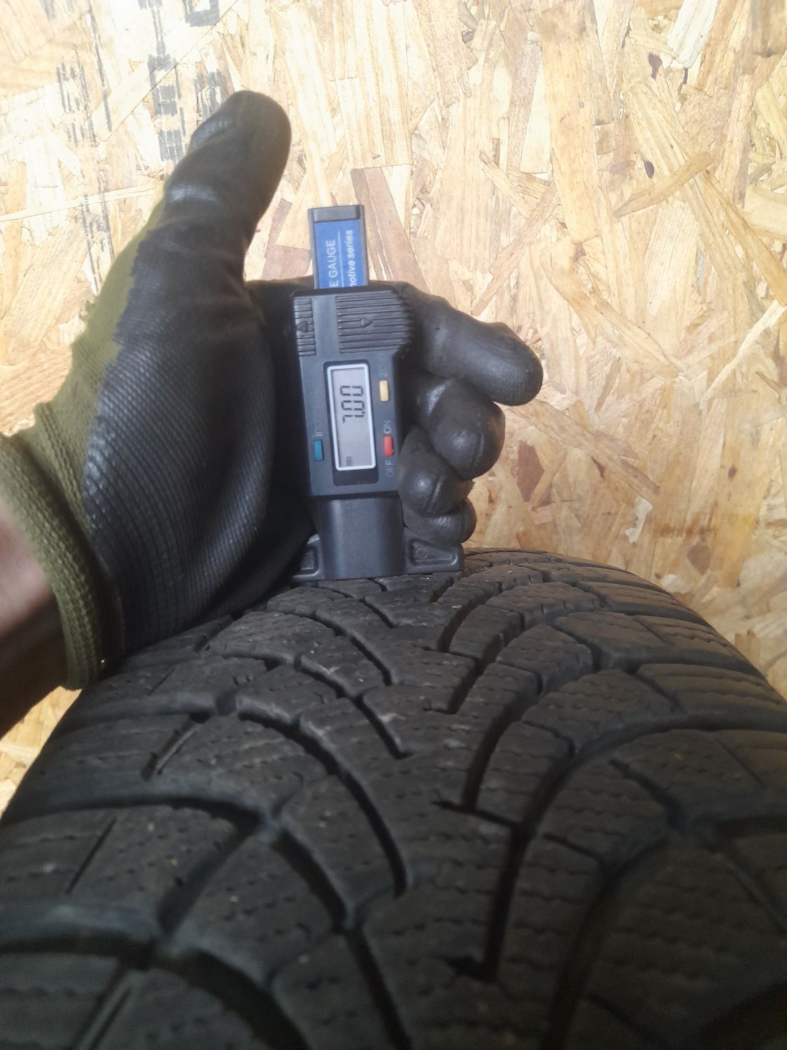 Шини Goodyear UltraGrip 9+ 205/55 R16 91T Б/У 7 мм