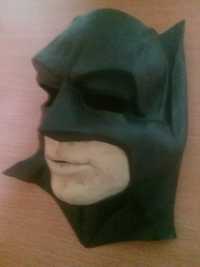 Продам маску Бэтмэна резиновую почти новая
