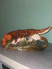 Продам фарфоровую статуетку - " Собака с дичью на охоте" , СССР.
