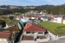 Moradia T3, Térrea, de 4 frentes, em Caldas de São Jorge, S. M. Fei...