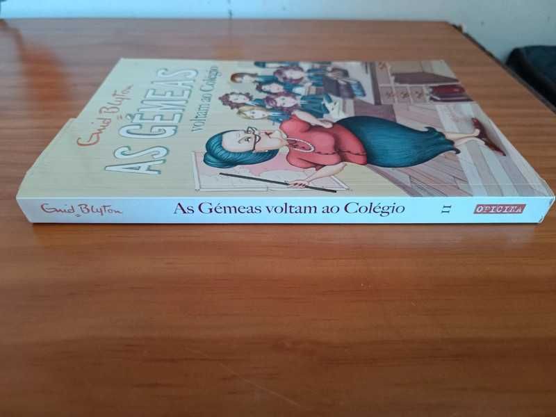 As gémeas no colégio de Santa Clara - II