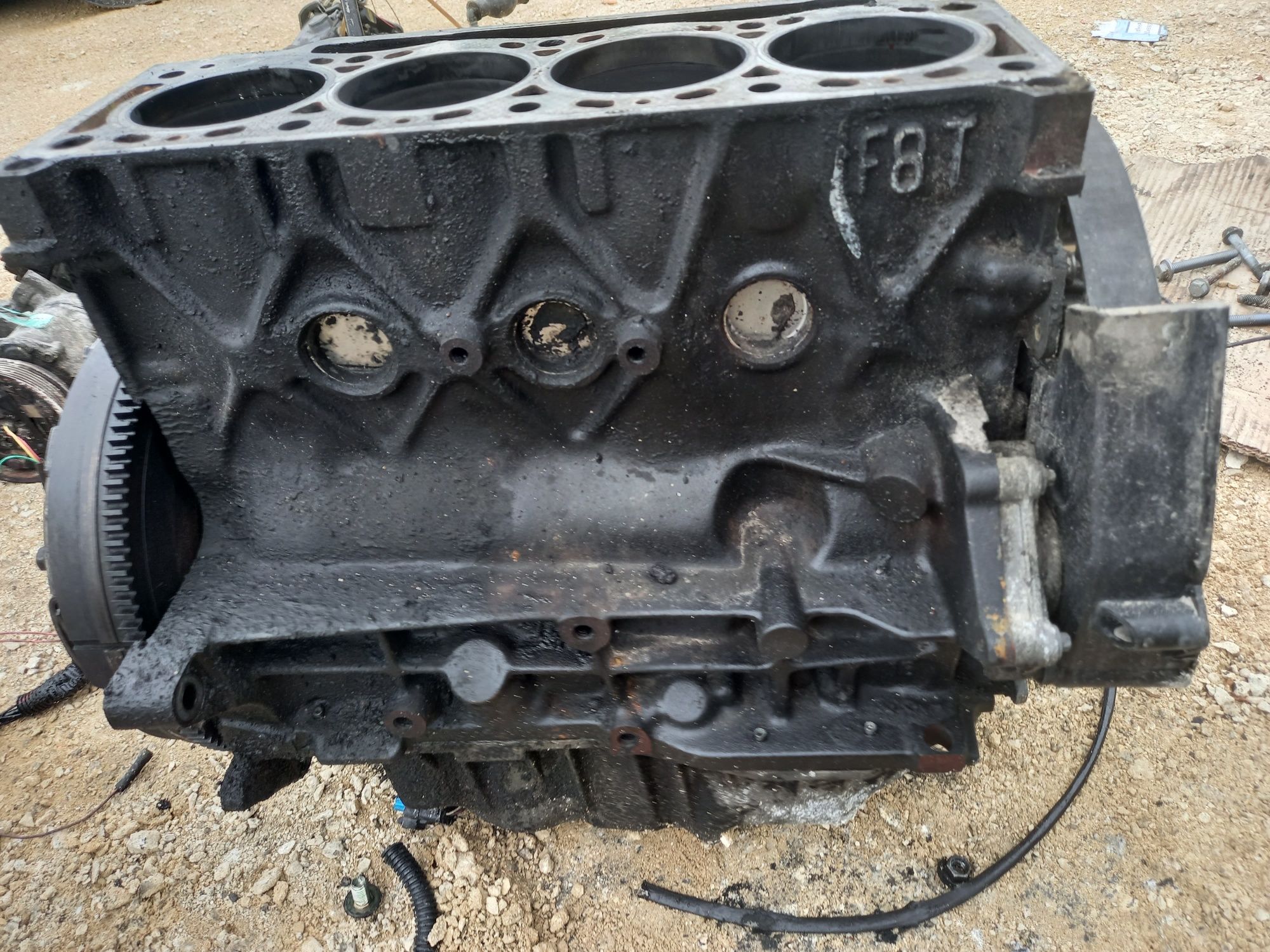 Блок рено 1.9 пеньок кенго 1.9 f8t головка кенго F8T