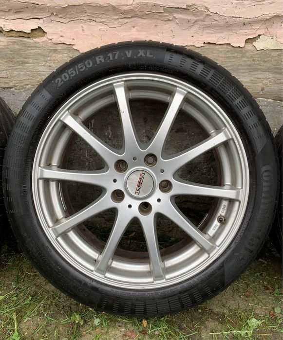 Диски DEZENT r17 5-114.3 з шинами.