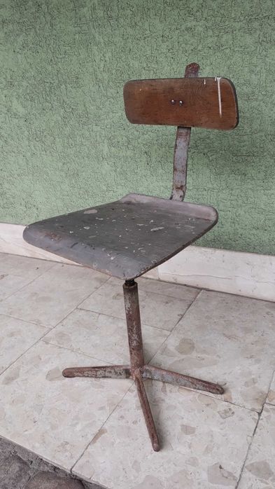 Stare Krzesło warsztatowe PRL