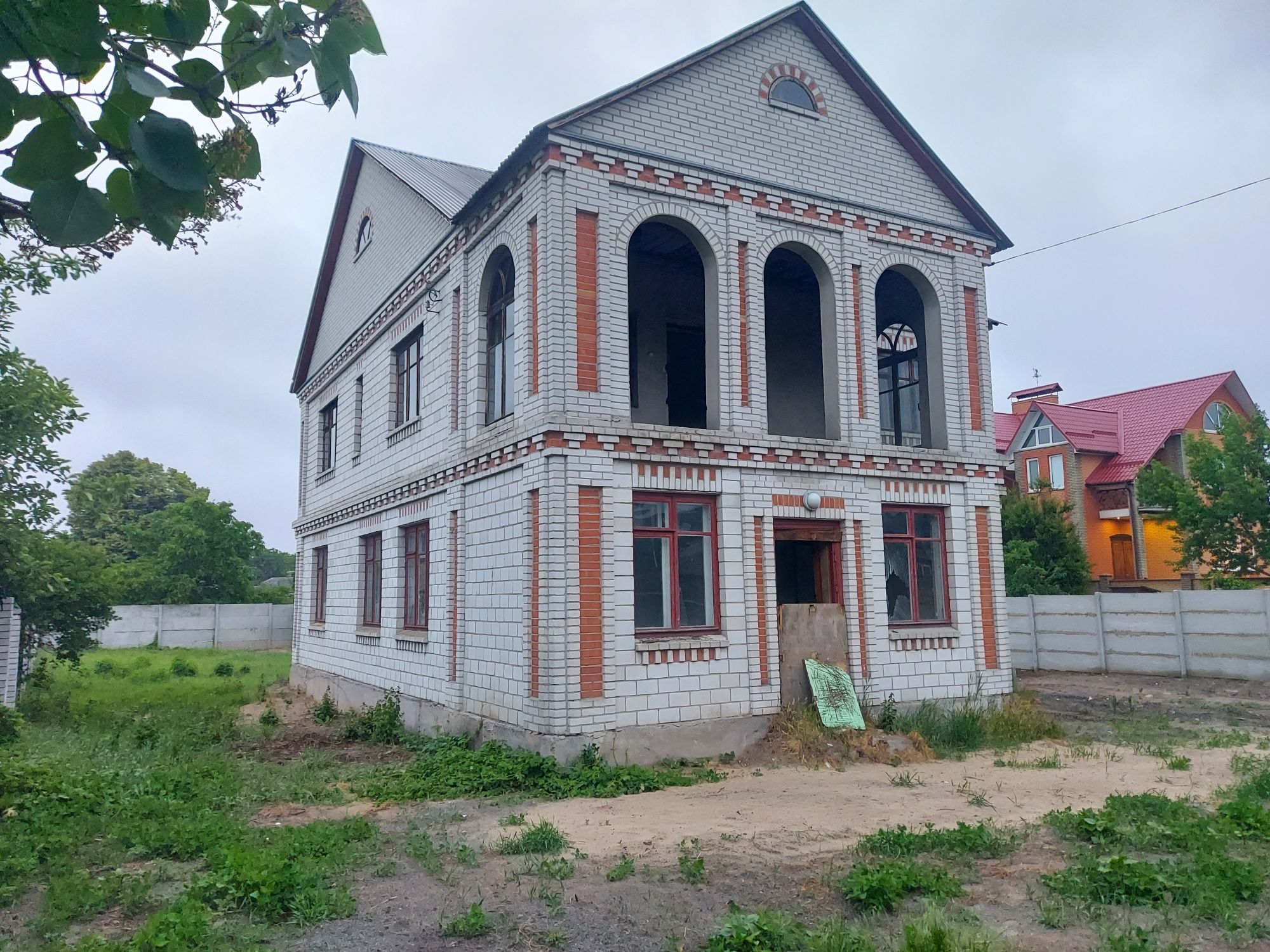 Продам участок з будинком від власника