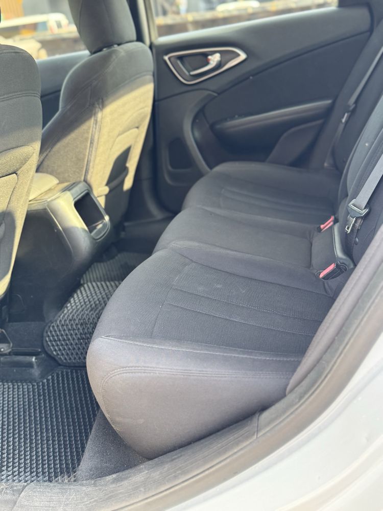 Продам Chrysler 200
