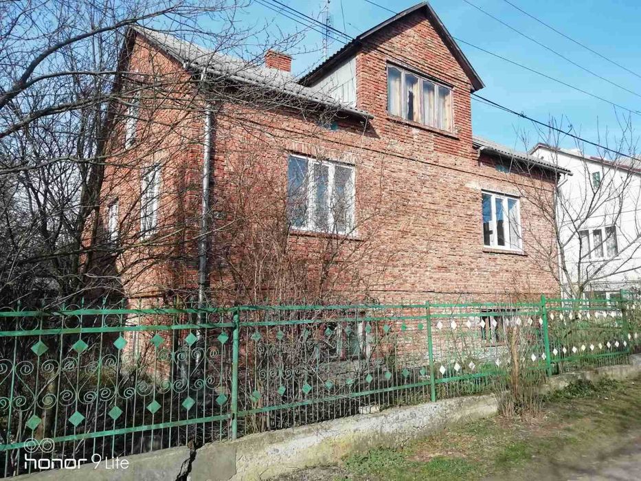 Продам будинок у Сокалі в гарному місці біля Бугу на ділянці 10 соток