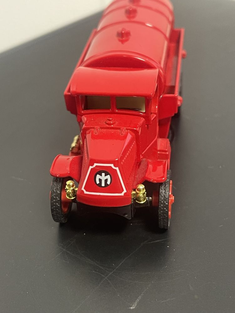 Модель авто Matchbox Mack Tanker Texaco колекційна