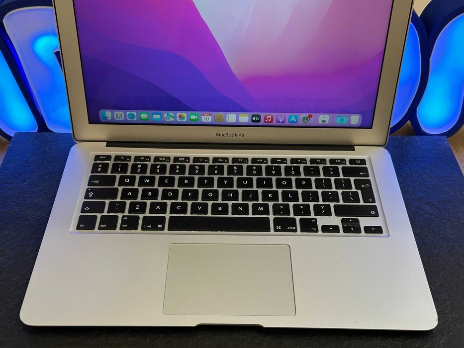 Laptop MacBook Air 13,3 " Intel Core i5 8GB / 128GB srebrny / RATY