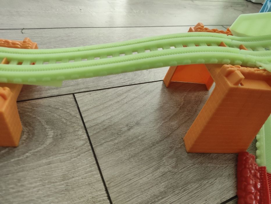 Track Master Tomek i Przyjaciele Hyper Glow + gratis