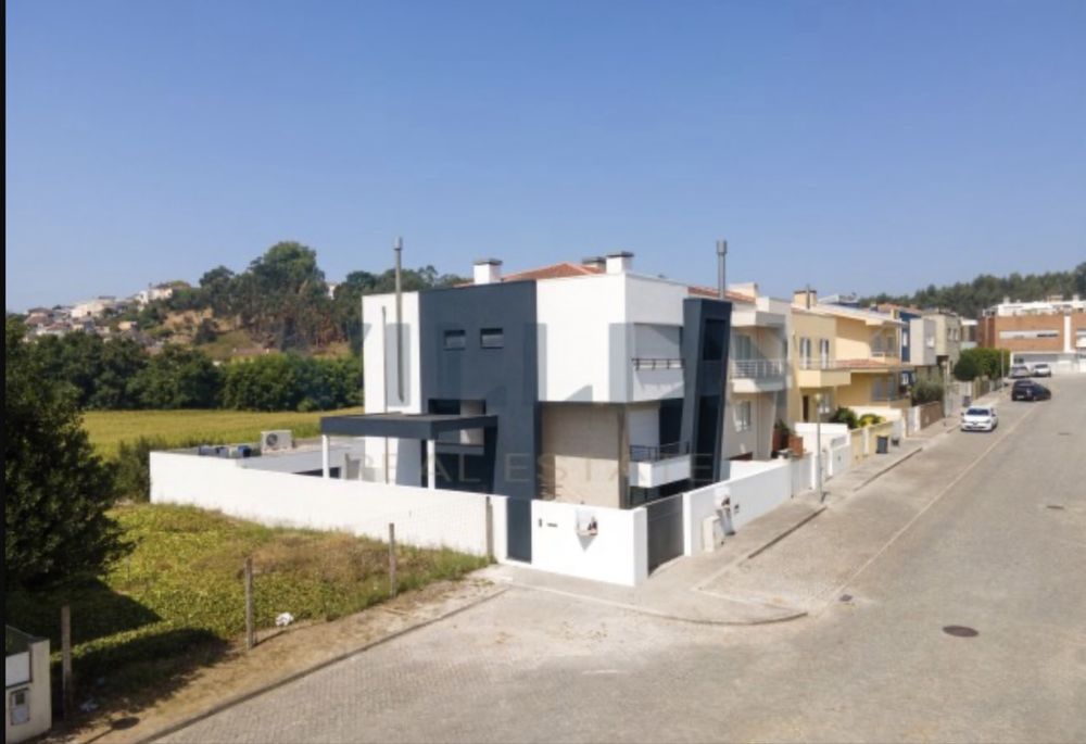 Moradia t4+2 cidade da Maia