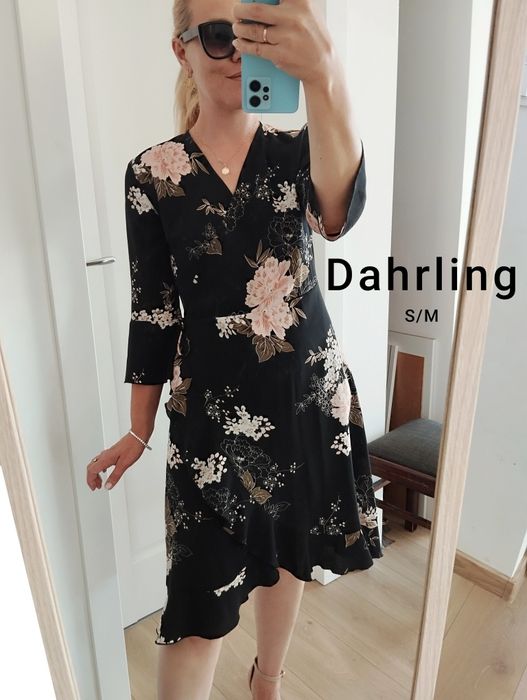 Czarna letnia sukienka w kwiaty ,zwiewna lekka z falbankami rozm S/M