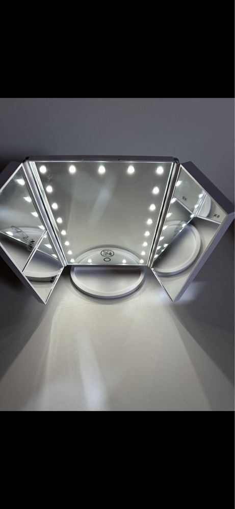 Зеркало с подсветкой косметическое Livarno home