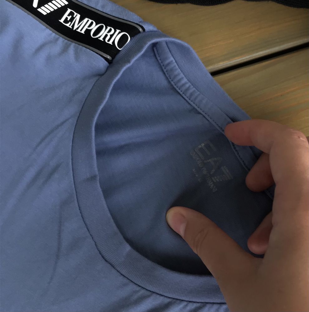 Футболка Emporio Armani EA7