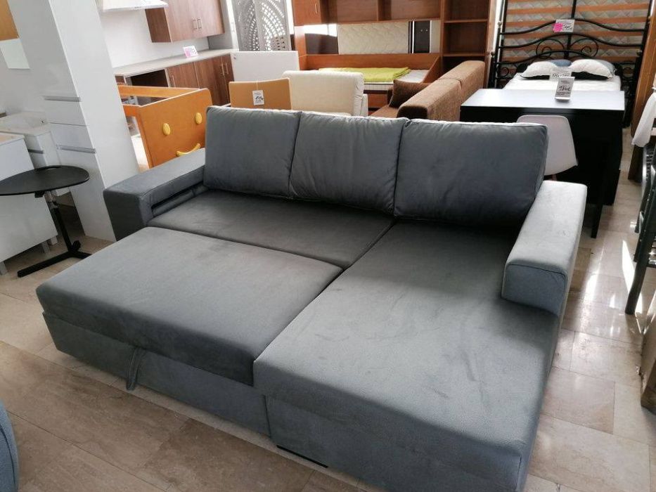 Chaise longue com cama e arrumação