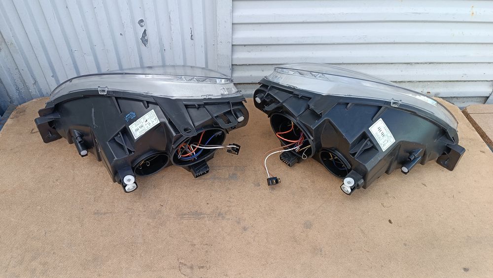 Vendo faróis de Citroen xsara ano 2000/05