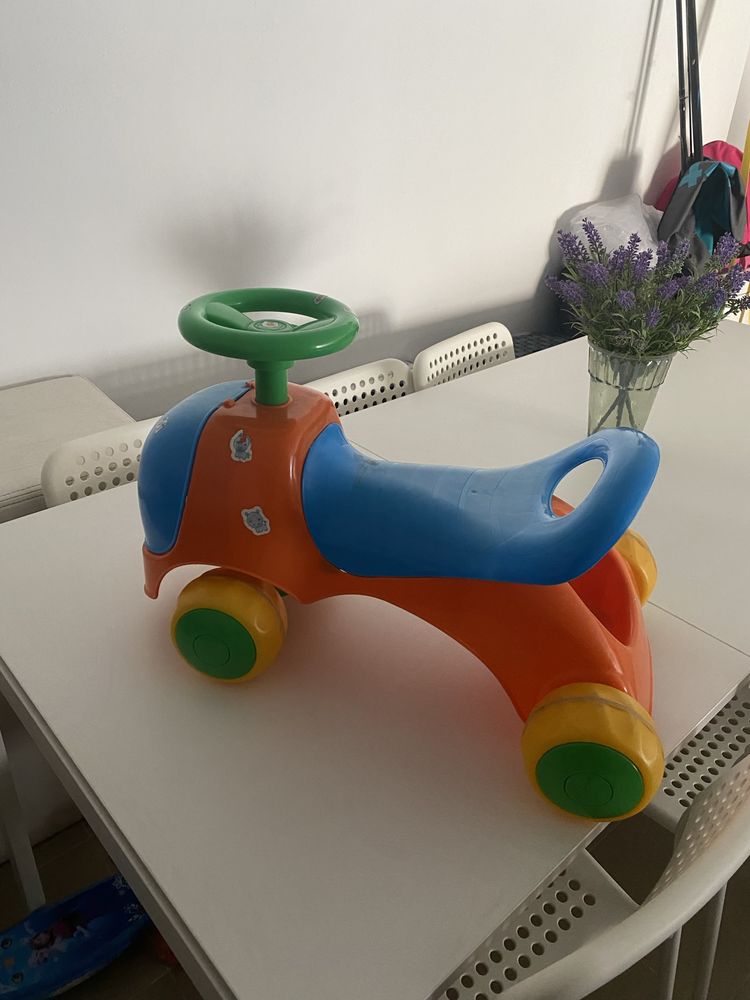 Andarilho bebe com algum uso