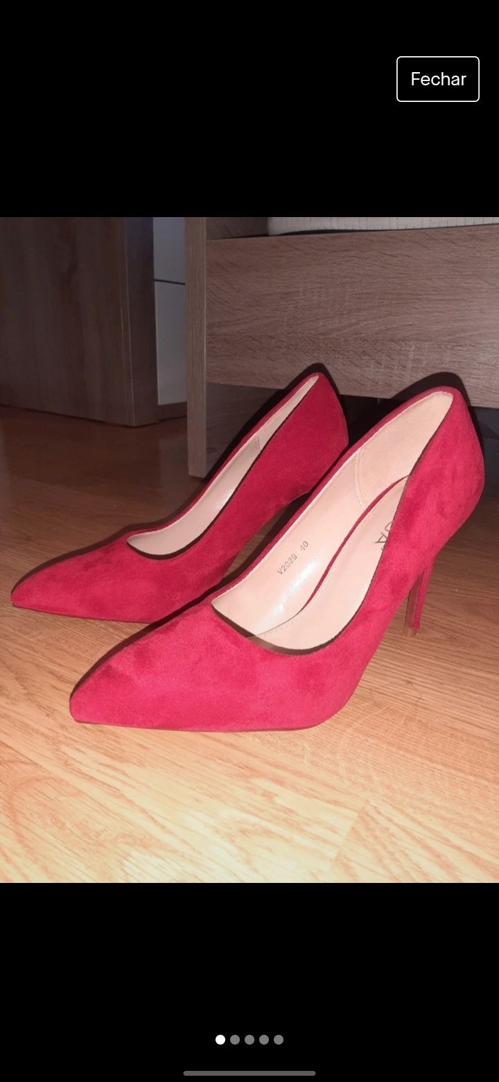 Sapatos stilleto vermelho